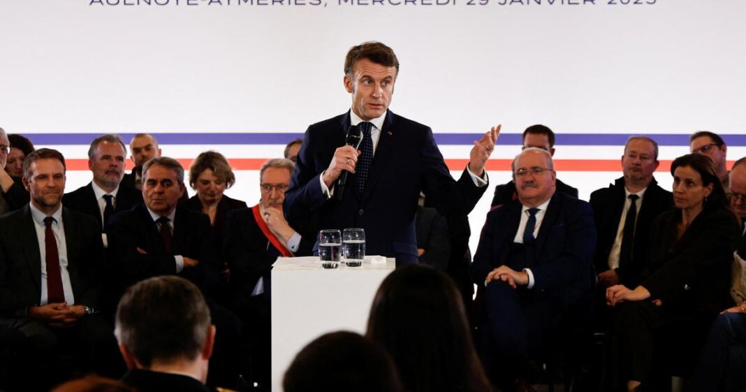 dans le Nord, Macron défend sa politique de l’offre