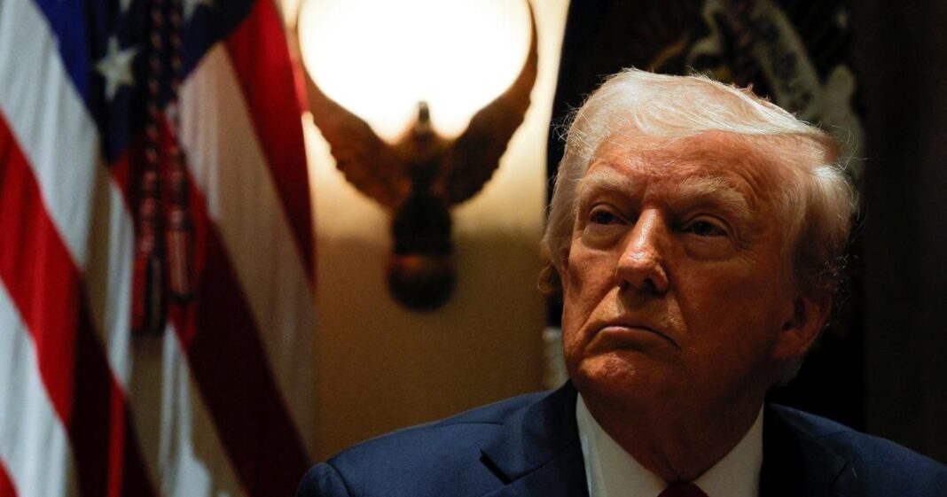 Donald Trump annonce que les produits européens seront «prochainement» taxés à 25%