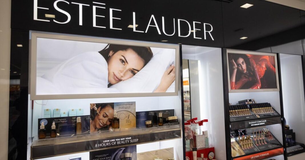 Nouveautés, circuits de distribution, montée de gamme... Le plan d’Estée Lauder pour revenir au sommet des cosmétiques de luxe
