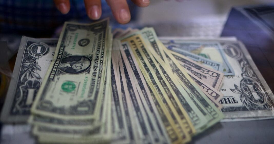 Le dollar prend un coup après la nouvelle charge douanière de Trump