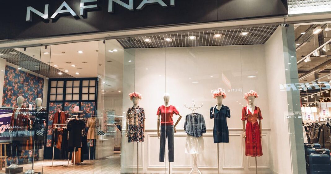 Naf Naf, Jennyfer, André, C&A... Pourquoi les repreneurs échouent à relancer ces anciennes marques stars
