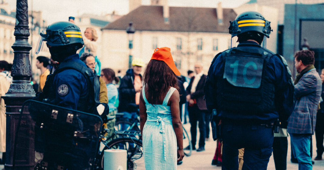 une femme de 74 ans porte plainte pour violence policière lors de la manif contre le racisme – Libération
