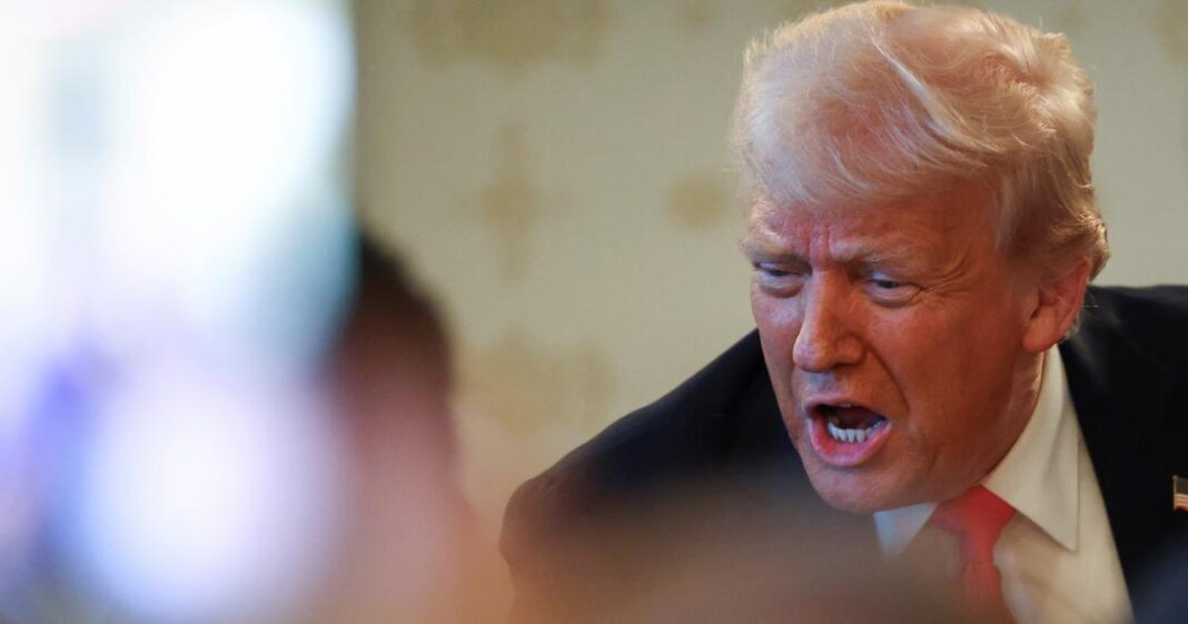 Donald Trump charge le président de la Fed