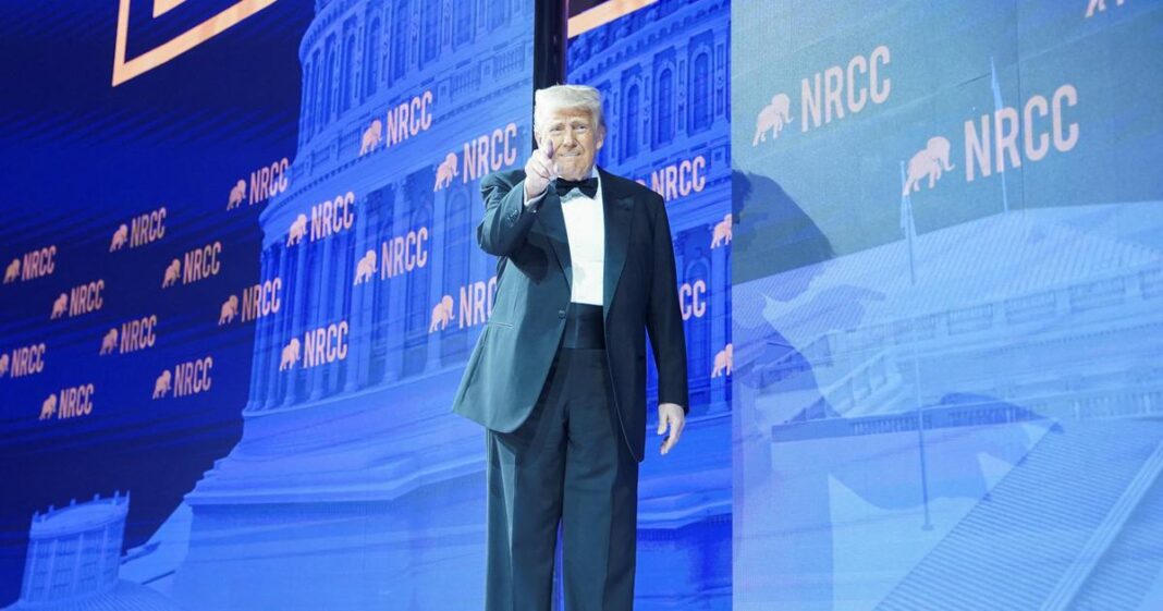 EN DIRECT - Guerre commerciale : les nouvelles surtaxes de Donald Trump entrent en vigueur