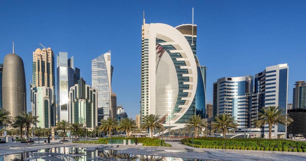 Assis sur ses immenses réserves gazières, le Qatar pas si pressé de diversifier son économie