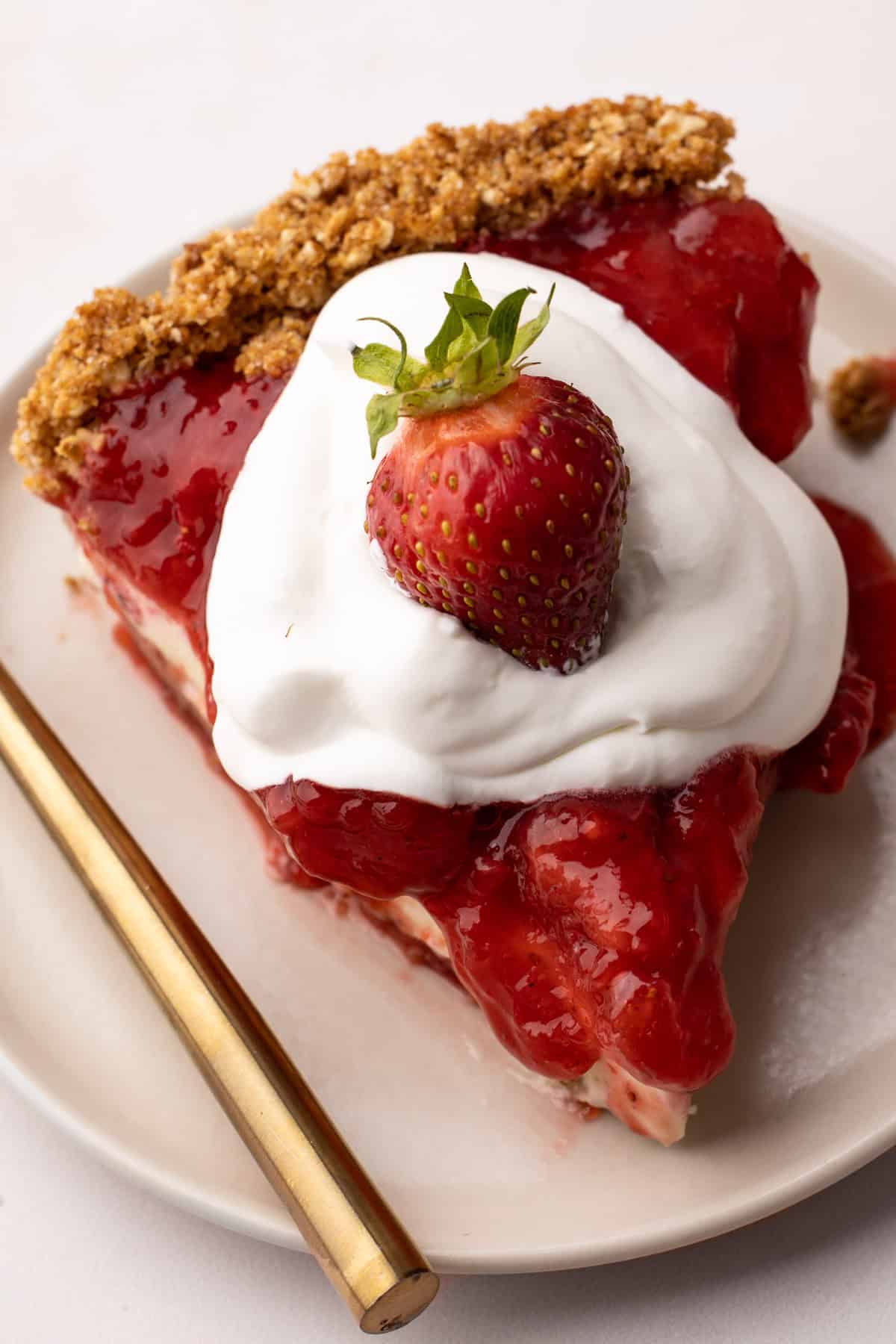 Crème fouettée stabilisée sur un gâteau aux fruits