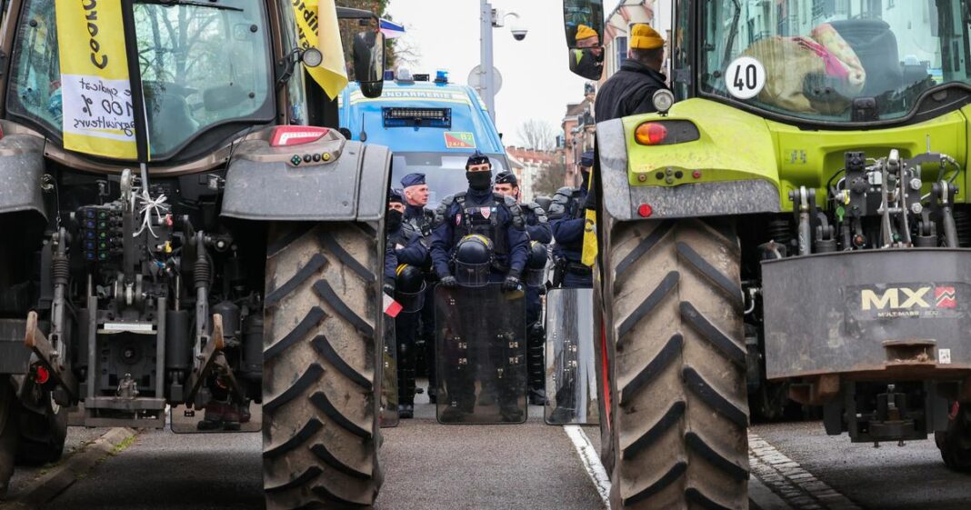 Colère des agriculteurs : les premiers tracteurs arrivent devant l’Assemblée nationale