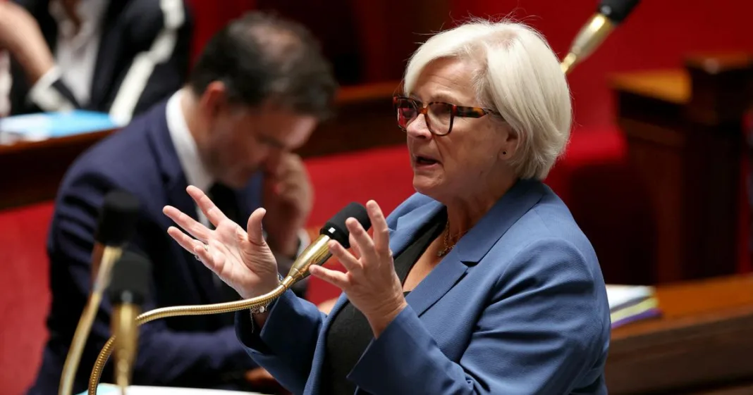 Le gouvernement prévoit 1,7 milliard d’euros d’économies sur les dépenses de santé en 2025, annonce Vautrin