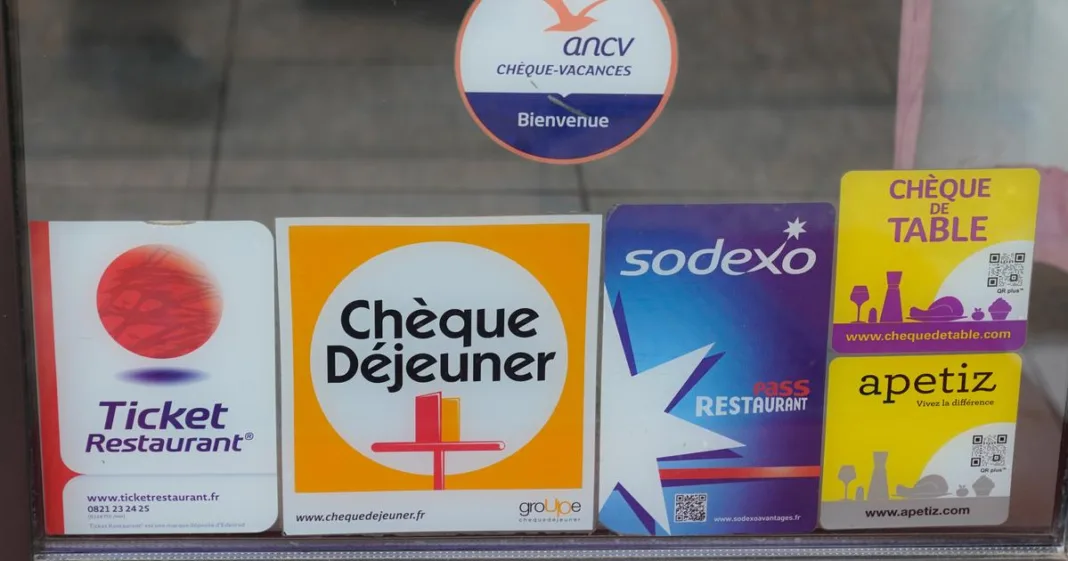 «tous les salariés pourront les utiliser le dimanche», annonce Véronique Louwagie