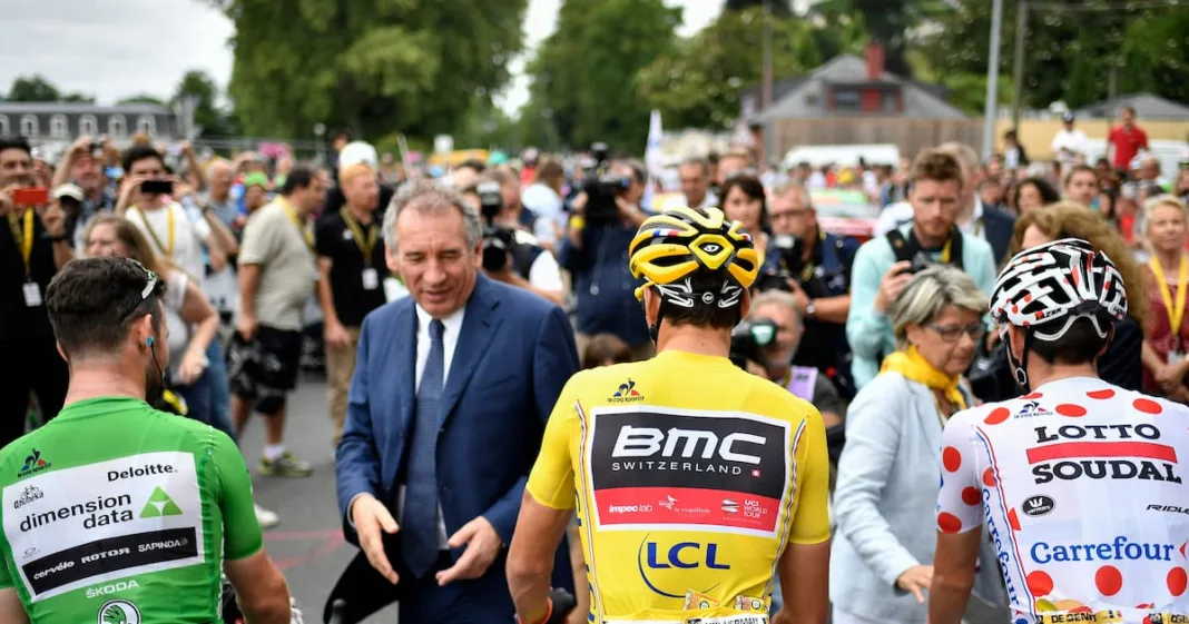 A Pau, le Tour de France comme roue de secours pour François Bayrou – Libération