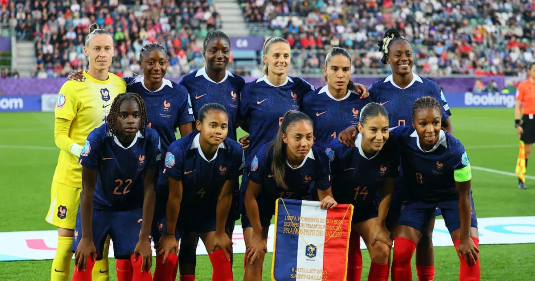 à la recherche du maillot des Bleues – Libération