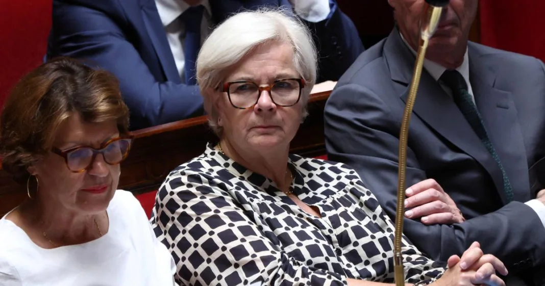 Affections de longue durée, arrêts maladie abusifs... La ministre de la santé détaille ses pistes d’économies