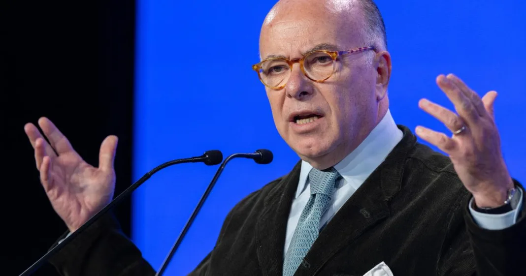 «Manipulation idéologique», «recyclage»... Bernard Cazeneuve étrille le plan d’économies de François Bayrou