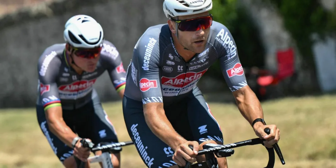 EN DIRECT | Tour de France 2025 : les échappés Mathieu Van der Poel et Jonas Rickaert mettent le peloton sous pression