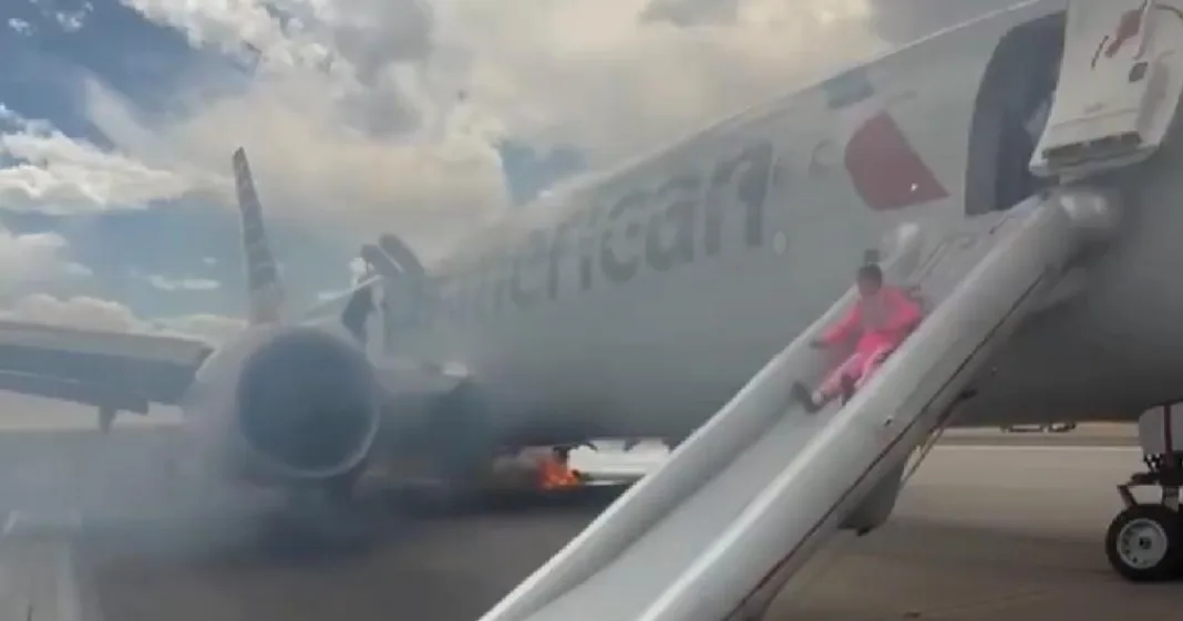 un Boeing prend feu à Denver, les passagers évacués