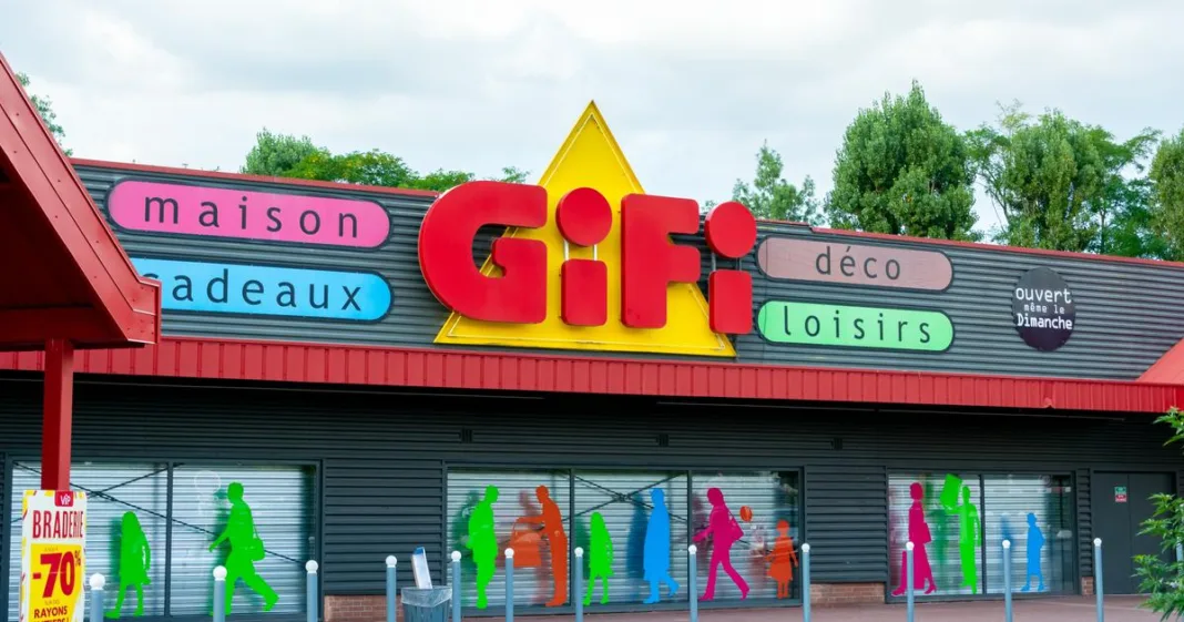 la direction annonce «interrompre» le plan social concernant son siège