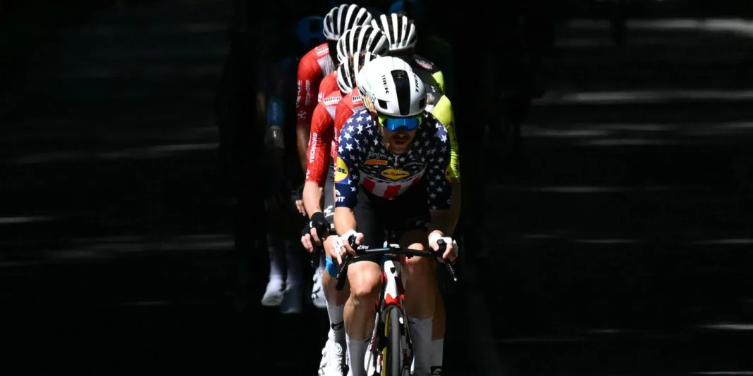 EN DIRECT | Tour de France 2025 : Quinn Simmons et Intermarché-Wanty en tête du peloton, suivez la huitième étape, entre Saint-Méen-le-Grand et Laval